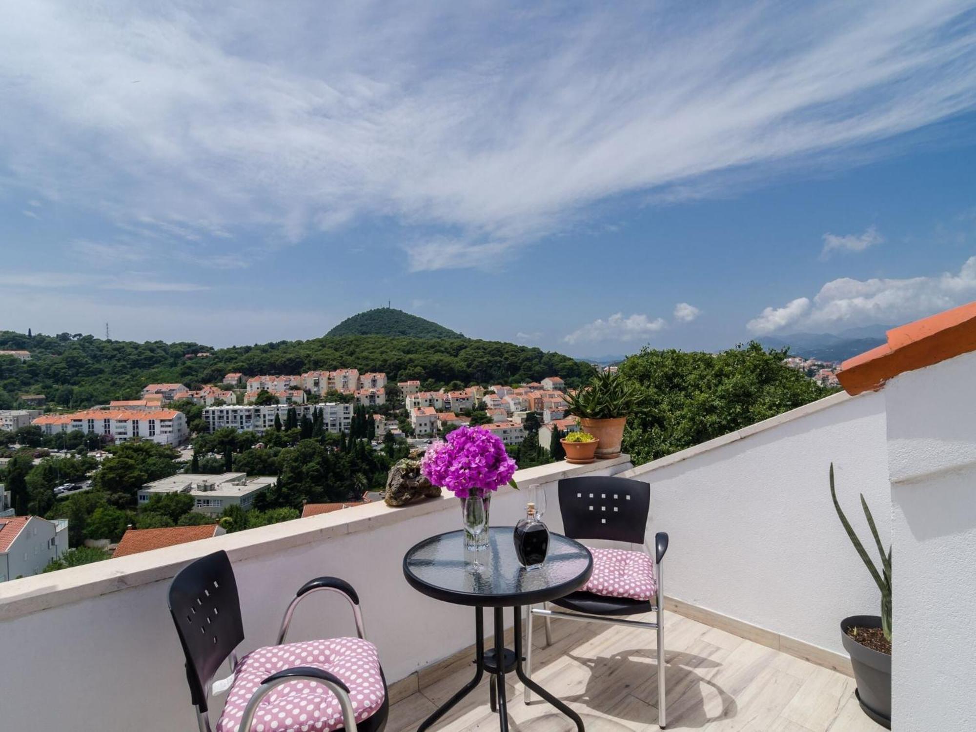 Apartment Emma - Two Bedroom Apartment With Balcony And Sea View Dubrovnik Exterior photo